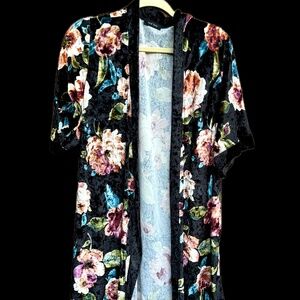 Must Have Black Floral Short Sleeve Jacket